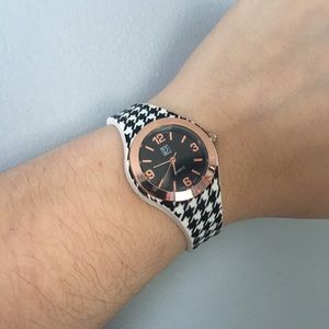 Black and White Houndstooth Watch